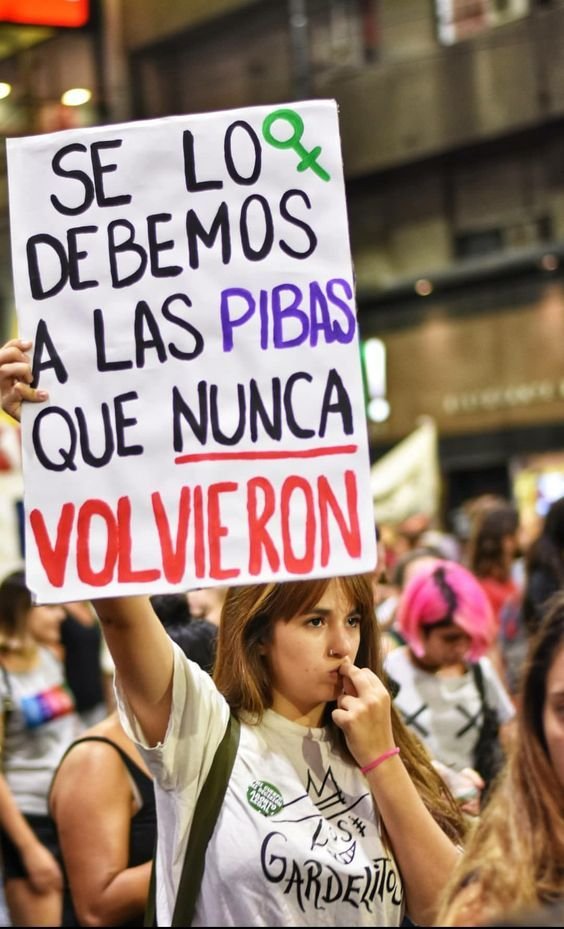 #25N 
No podemos escribir el nombre de todas las que faltan, solo podemos recordarlas y seguir luchando para que no haya próxima.