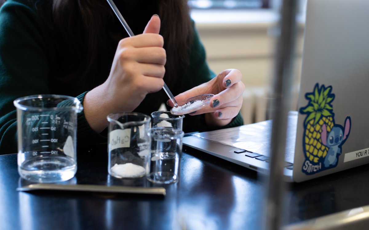 jk_howell's tweet photo. This week @ElmwoodDotCa Gr. 11 students investigated the properties of substances containing ionic and covalent bonds. Will their observations help to determine the bonding found in an unknown substance? #chemed #girlsinSTEM https://t.co/XzBtDjxPP0