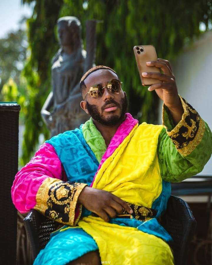 CovTulips's tweet photo. The Man....Kidd 🔥🔥🔥🔥😂😂😂
#KiddricaXSalone #WDGXKidd https://t.co/l9pkEaL3gZ