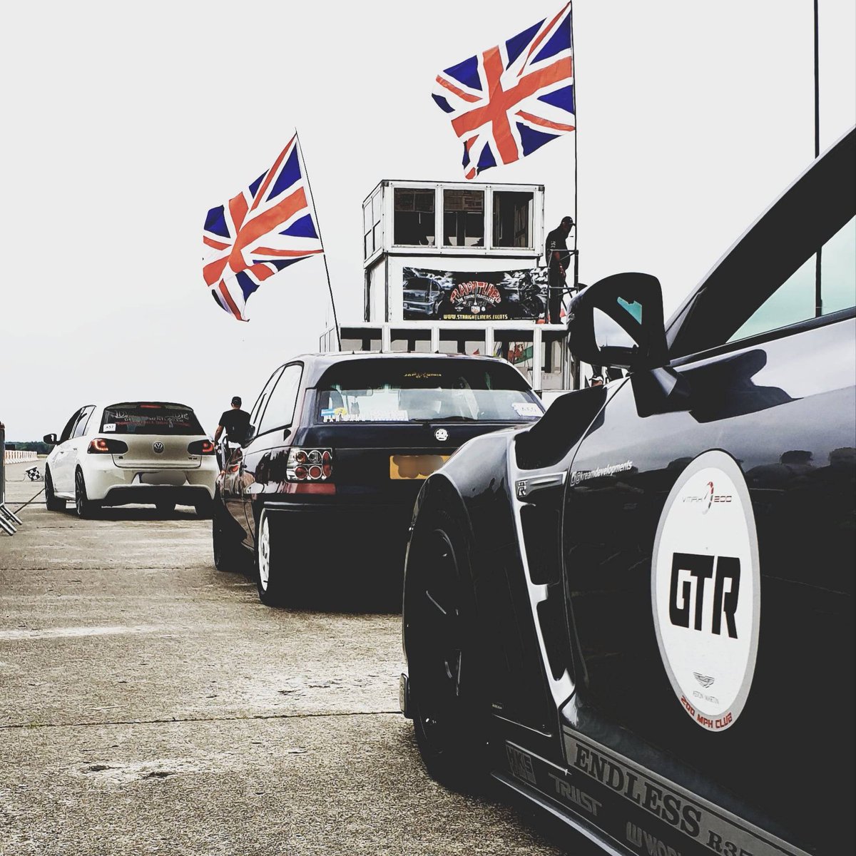PalmdaleCarFind's tweet photo. 🔘 #WednesdayWant- can be a drag can't it?
The eclectic mix of a #RWYB day.. #dragracing https://t.co/Z10tK13gnt