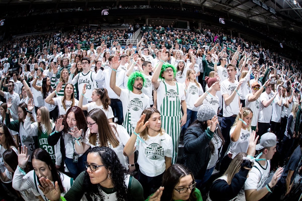 ThisistheIZZONE's tweet photo. Family.💚

See you soon, @MSU_Basketball! #GoGreen https://t.co/N6iqw2cO7e
