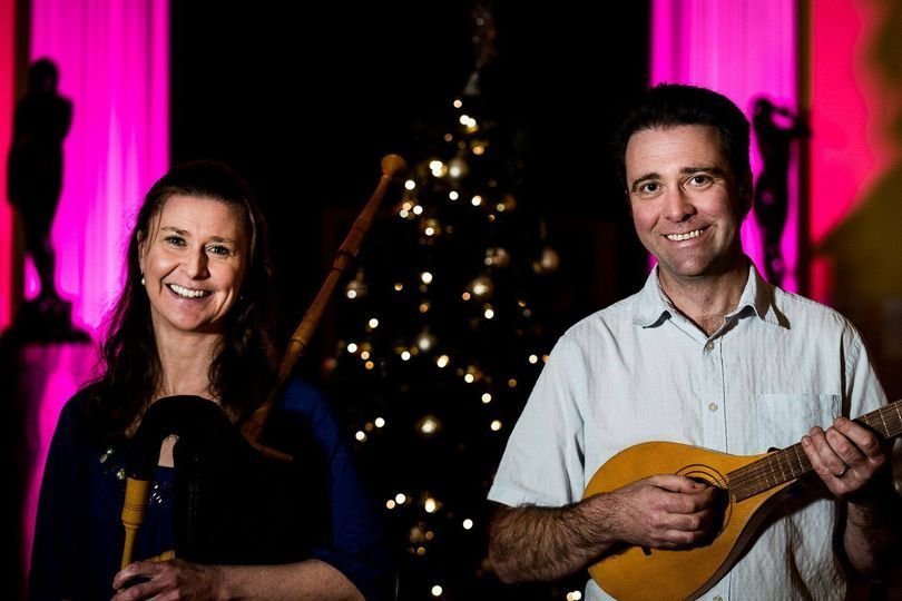 HarrisPreston's tweet photo. On 2 Dec, @GreenMatthewsUK are bringing ‘A Brief History of Christmas' to your living room! Get cosy on the couch, pour yourself a glass of mulled wine (or a hot chocolate!), tuck into a mince pie and enjoy the next #HarrisLive.
👉🏻 https://t.co/Pubj3eayWF
@BBCLancashire https://t.co/dHvbbiiAmp