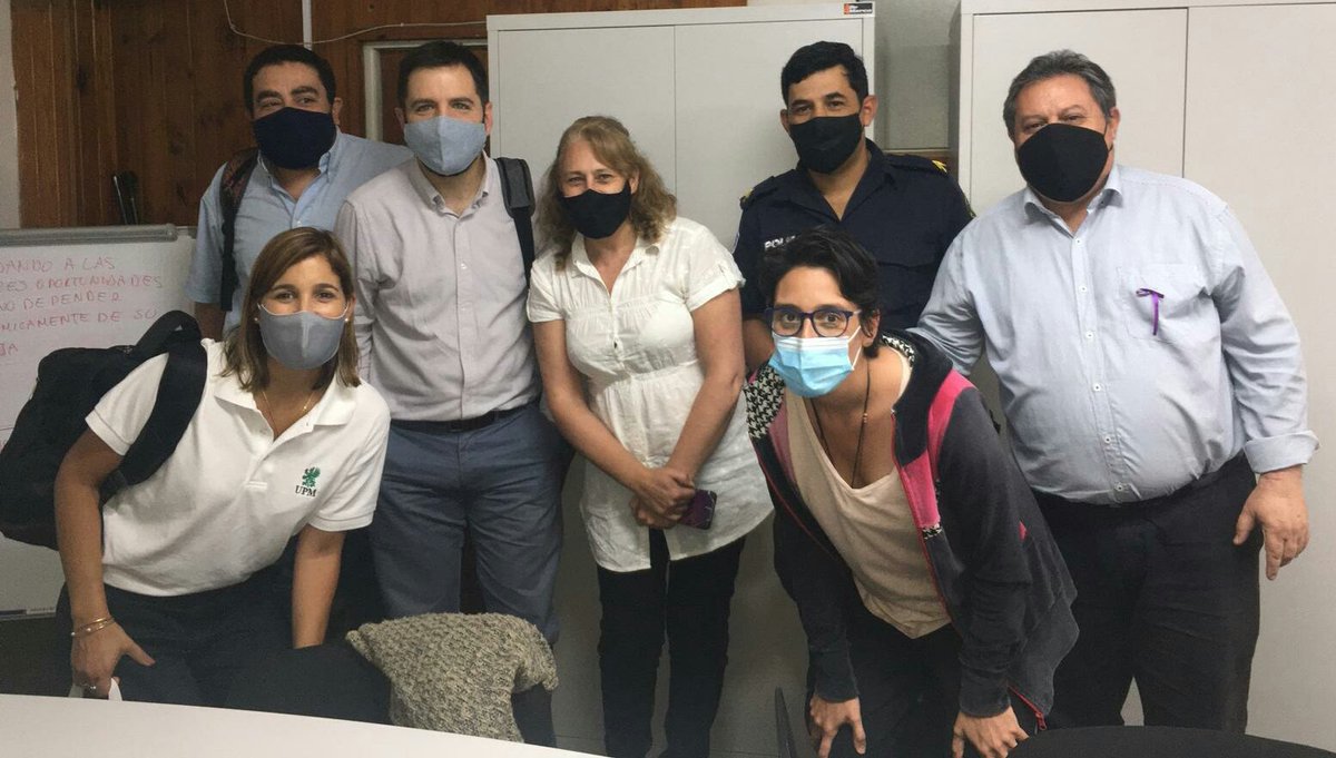 brufaugaby's tweet photo. Desde la Junta Departamental de Drogas ,hoy participamos de la reunión informativa dada por UPM 
@ciesu_uy Un interesante y oportuno proyecto, para la prevención del consumo https://t.co/ecuusYEZAl dirigido a trabajadores y referentes de la comunidad. https://t.co/hdfu06VFKI