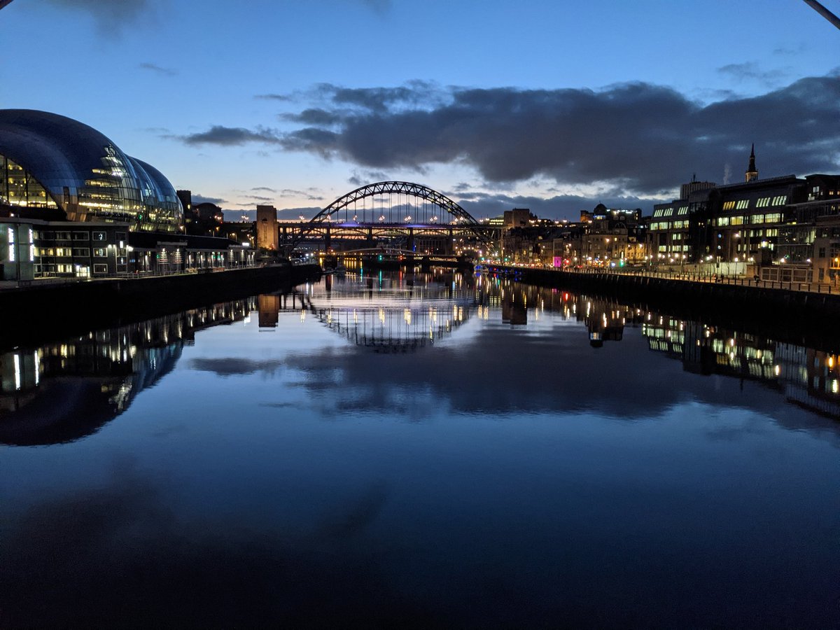 Scott10026784's tweet photo. Greats scenes of the mighty Tyne tonight. 

#tyne #Newcastle #quayside #geordie #yem https://t.co/xIhnxdI0g5
