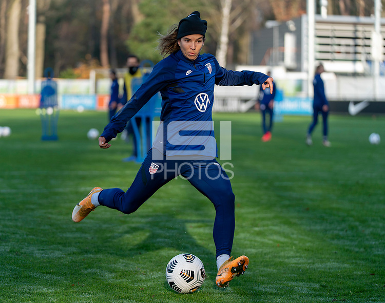 TobinHeath17Arg's tweet photo. Tobinha 🤙⚽

#USWNT #NovemberCamp https://t.co/p3tkDalorj