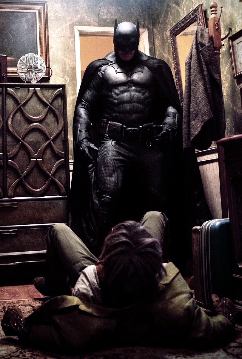 ReevzFX's tweet photo. Another shot of the #batsuit I made for @Kporterbatman in short film “dying is easy” releasing next month from @BatintheSun 🎥🦇🤘🏻 #batman #dccomics #film #indiefilm https://t.co/J779sfjKNV