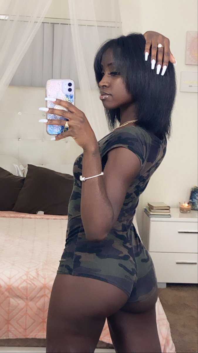 msssgetdoughhhh's tweet photo. #YourBodyGoals #Chocolate #Melanin #DarkSkinWomen 💕 https://t.co/UZzf6d8lnn