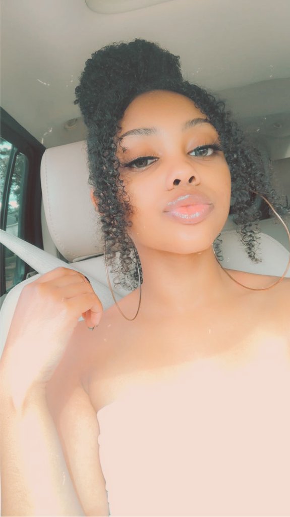 thatgirldannyL's tweet photo. Wish I was your poundcake ? #softandpretty https://t.co/kdZORZr141