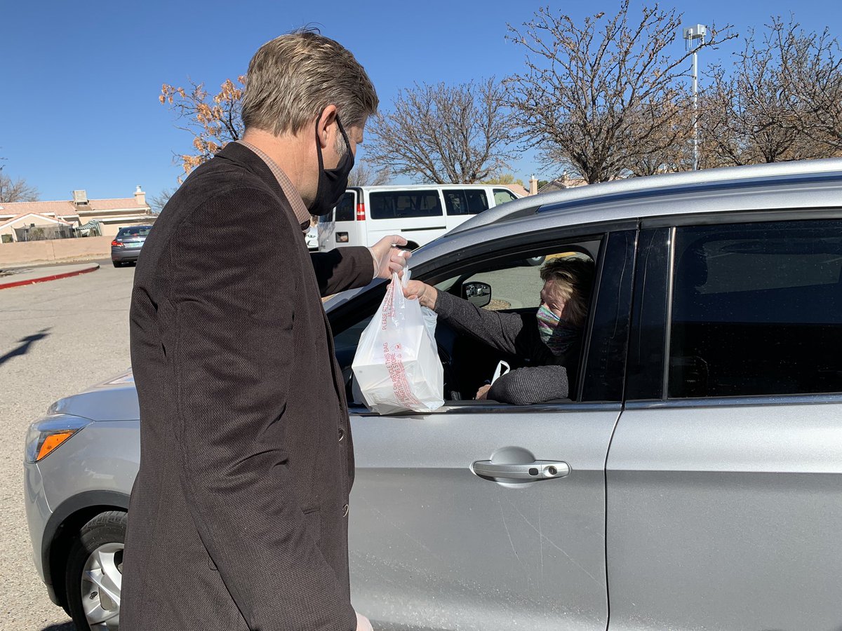 MayorKeller's tweet image. Our Department of Senior Affairs really stepped up for our community when the pandemic hit. Today, they handed out the 500,000th senior meal. That’s half a million times that this department made sure that one of the most vulnerable groups was taken care of. #OneAlbuquerque