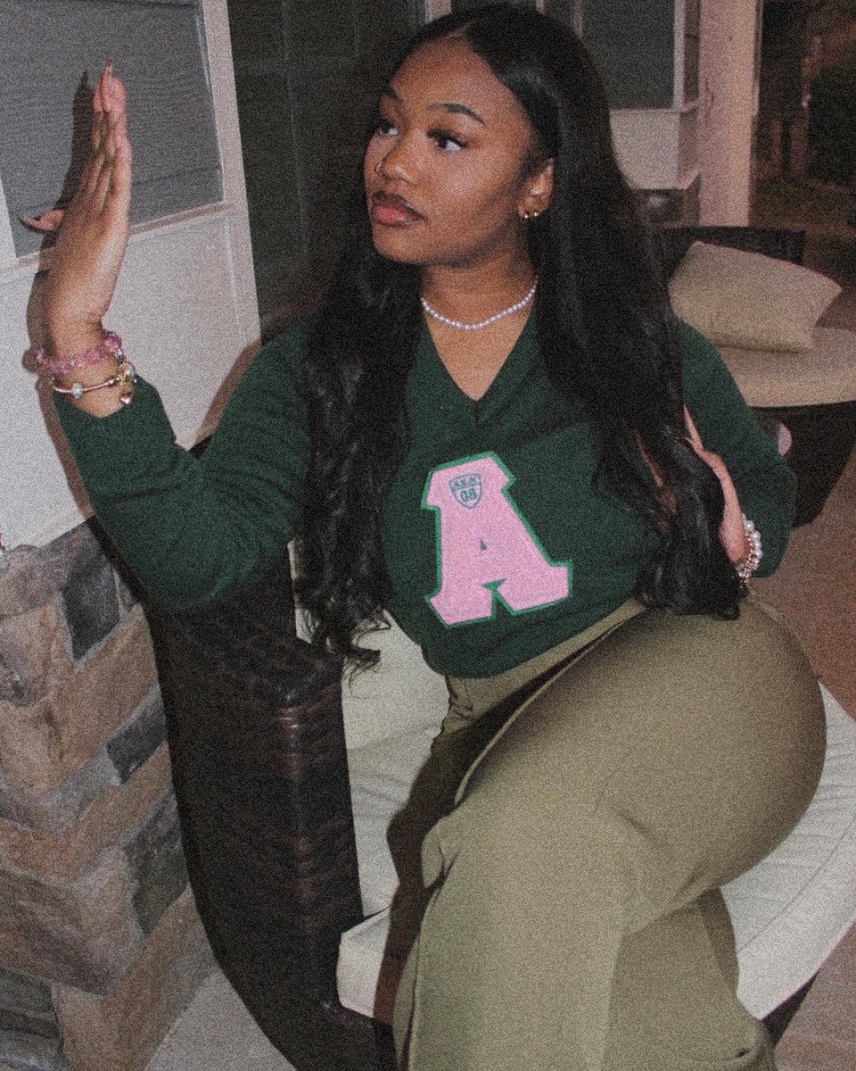 ayanaraee's tweet image. ivy league 💚💕

thee ELEGANT PEARL fashionably late but yesterday marked one year for G59