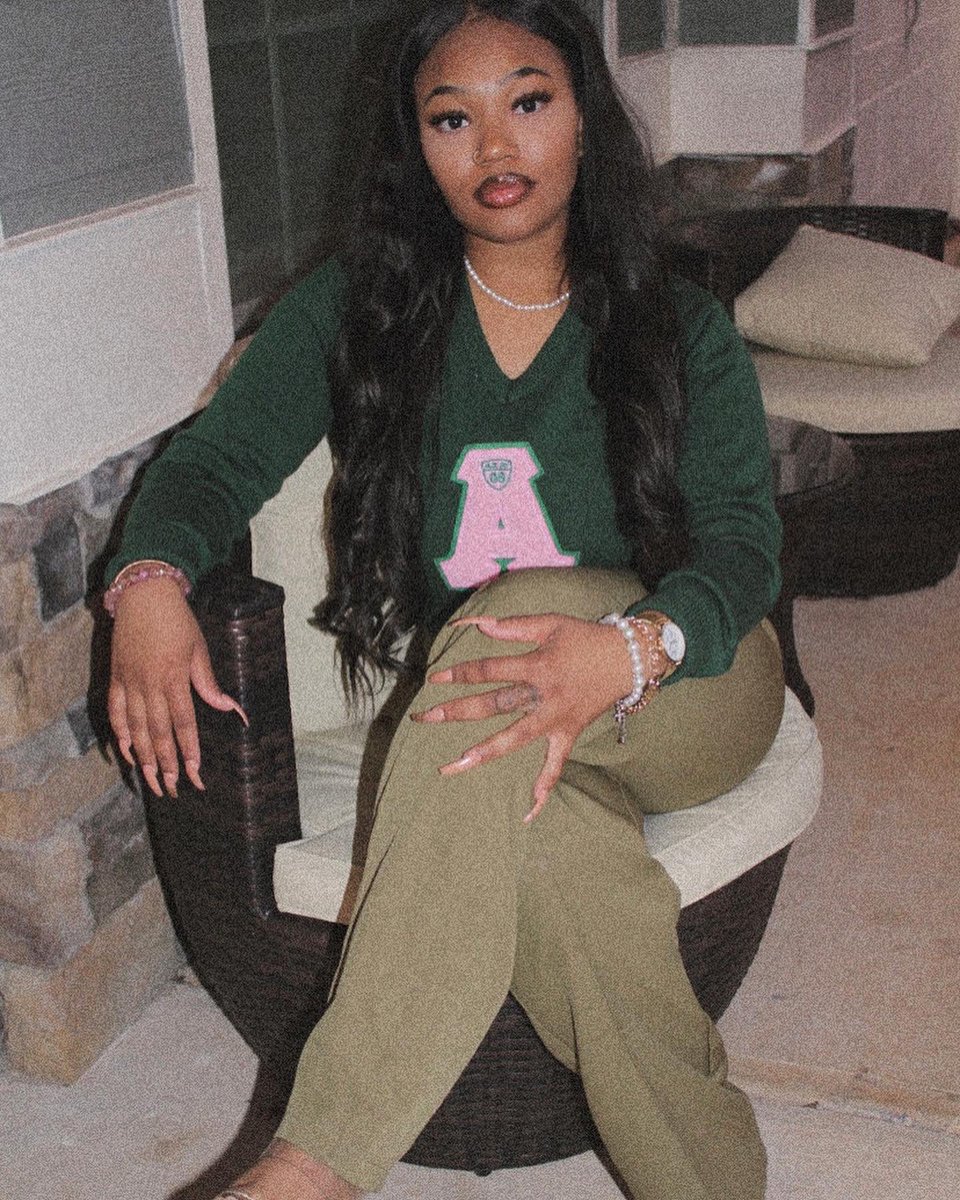 ayanaraee's tweet image. ivy league 💚💕

thee ELEGANT PEARL fashionably late but yesterday marked one year for G59