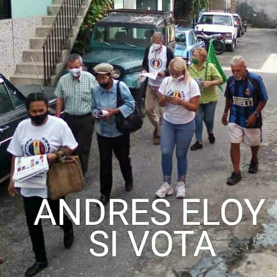 merida_copei's tweet photo. *VALENTINA ARAUJO Y LUIS MONTILLA PUERTA POR PUERTA EN MERIDA*

*VOTA VERDE!!*💚 https://t.co/e7in6mclo6