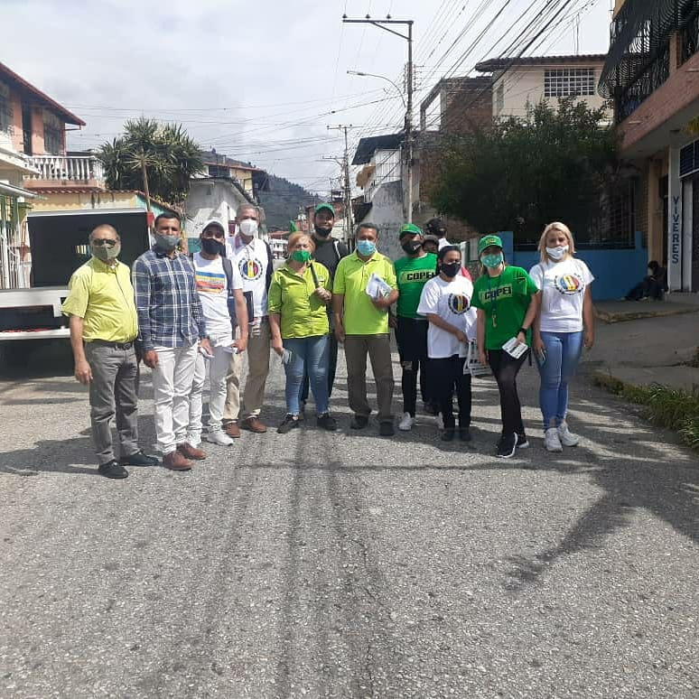 merida_copei's tweet photo. *VALENTINA ARAUJO Y LUIS MONTILLA PUERTA POR PUERTA EN MERIDA*

*VOTA VERDE!!*💚 https://t.co/e7in6mclo6