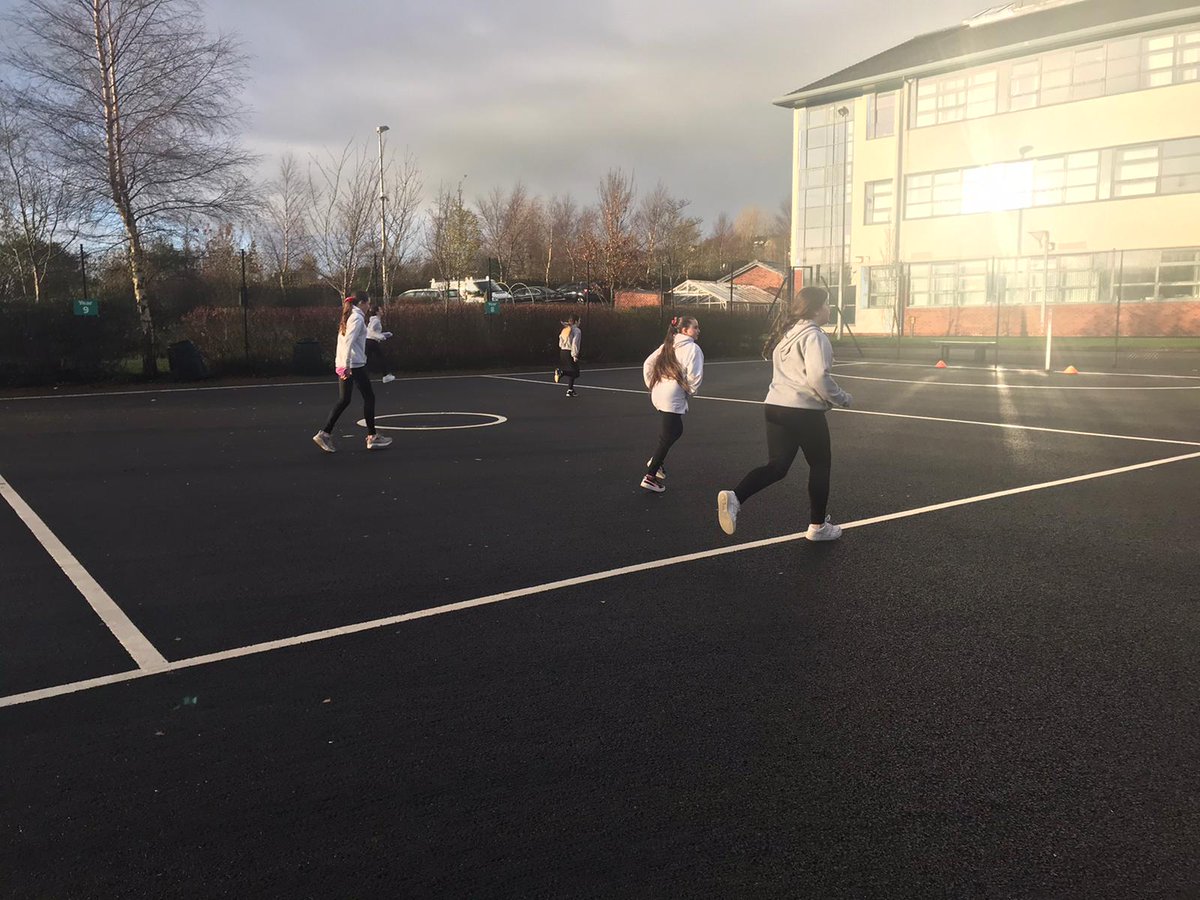 StCecilias_PE's tweet photo. Brilliant effort today by 9 Hope @StCecilias_Yr9 @StCeciliasDerry in their socially distanced Cooper Run #physicaleducation #outdoorlearning #hrpe #6minrun #fitgirls #HealthyActiveCommunity #thisgirlcan https://t.co/vmFHYIioTj