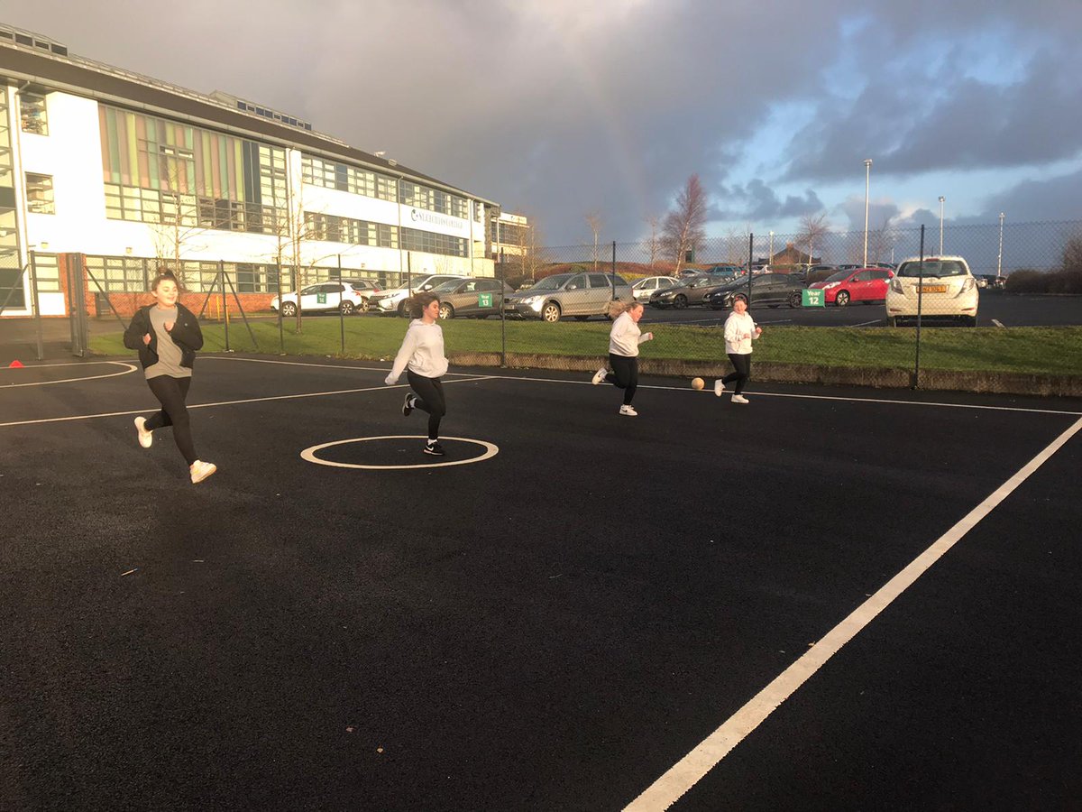 StCecilias_PE's tweet photo. Brilliant effort today by 9 Hope @StCecilias_Yr9 @StCeciliasDerry in their socially distanced Cooper Run #physicaleducation #outdoorlearning #hrpe #6minrun #fitgirls #HealthyActiveCommunity #thisgirlcan https://t.co/vmFHYIioTj