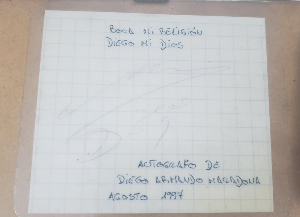 SilvanaBrienza's tweet photo. Y un día le toque el hombro a D10S y no se enojó..  sin saber q no le gustaba...😞😢💔 https://t.co/ZrOHOPZi56