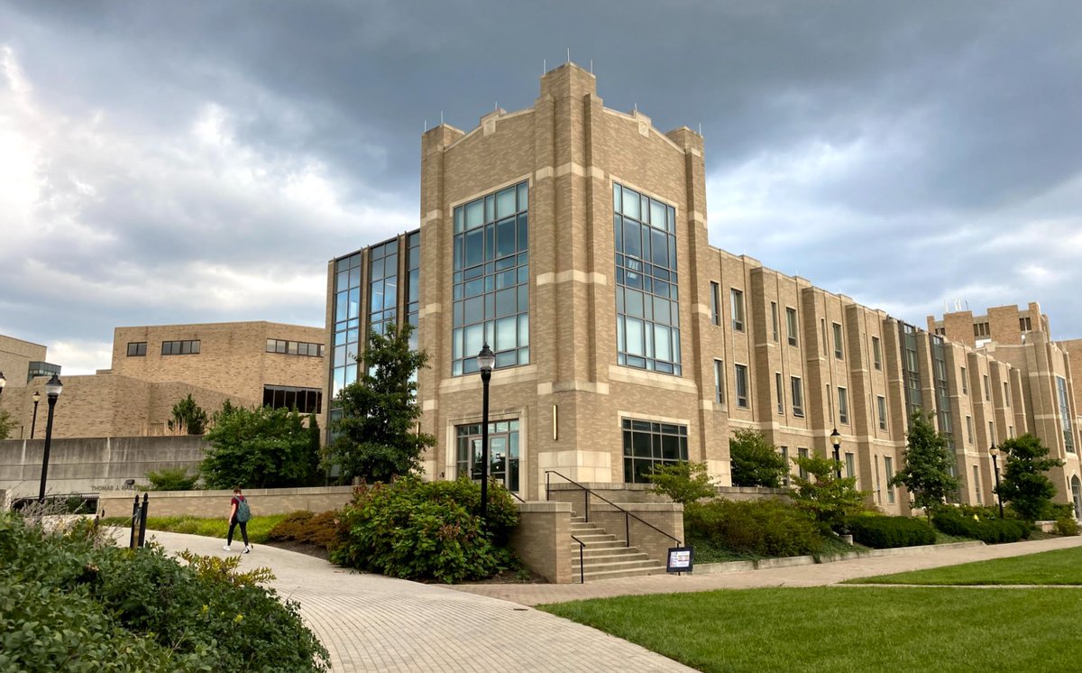 XUAuxServices's tweet photo. Today's the last day of classes! Good luck on finals next week!
-
-
-
#semster #college #finals #xavierconnex #xavieruniversity https://t.co/9c6qa6HblU
