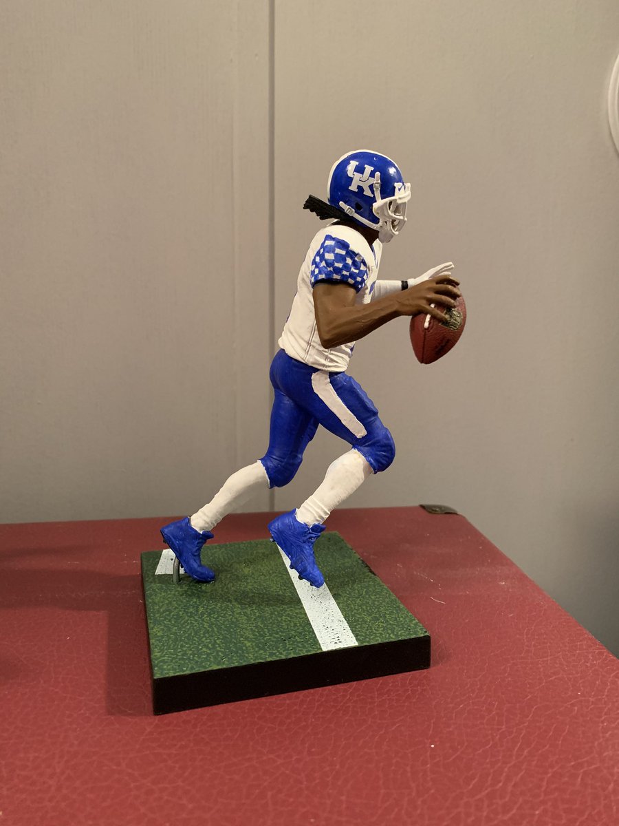 JohnPatWhite3's tweet photo. My custom Terry Wilson figurine. I spent way to much time on this, but I don’t regret it. Thanks to the wife @alexisphamilton for the decals! #Quarantine #BBN #TouchdownTerry @UKFootball @ryanlemond @KySportsRadio @FredMaggard606 @DrewFranklinKSR https://t.co/yp2xjLHVmg
