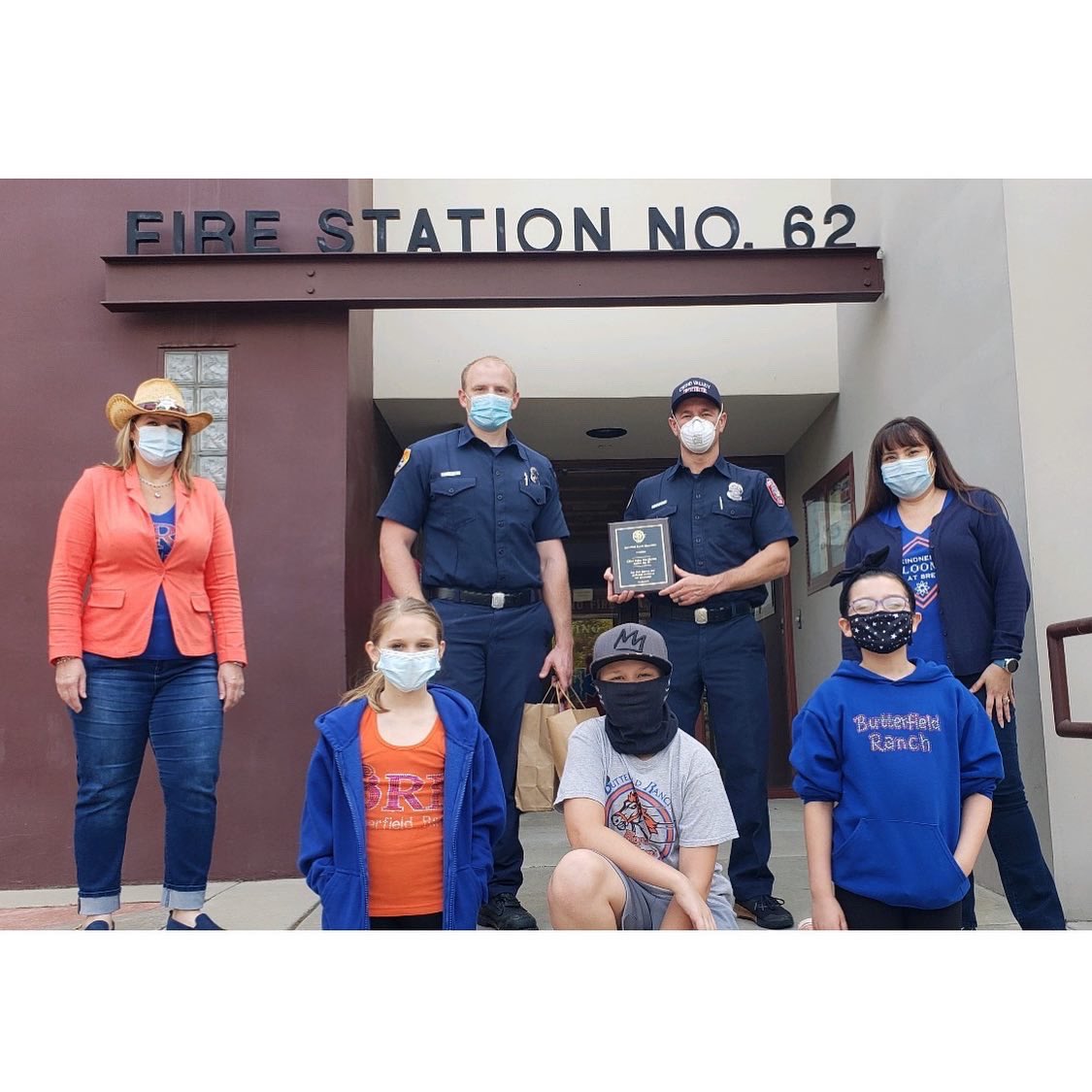 BRERoughRiders's tweet photo. We are Blooming with Kindness at BRE! Rough Riders made beautiful handmade cards to thank our heroes! Thank you @ChinoValleyUSD for keeping us safe through the recent fires! ♥️ https://t.co/mgbC7wLBkT