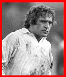 #rugby history Born today 25/11 in 1948 : Tony Neary (England) rugby v Ireland in 1971, 1972, 1973, 1974, 1975, 1976, 1977, 1979, 1980 https://t.co/aG2IwX0wTU https://t.co/PqeAOX7Q4M