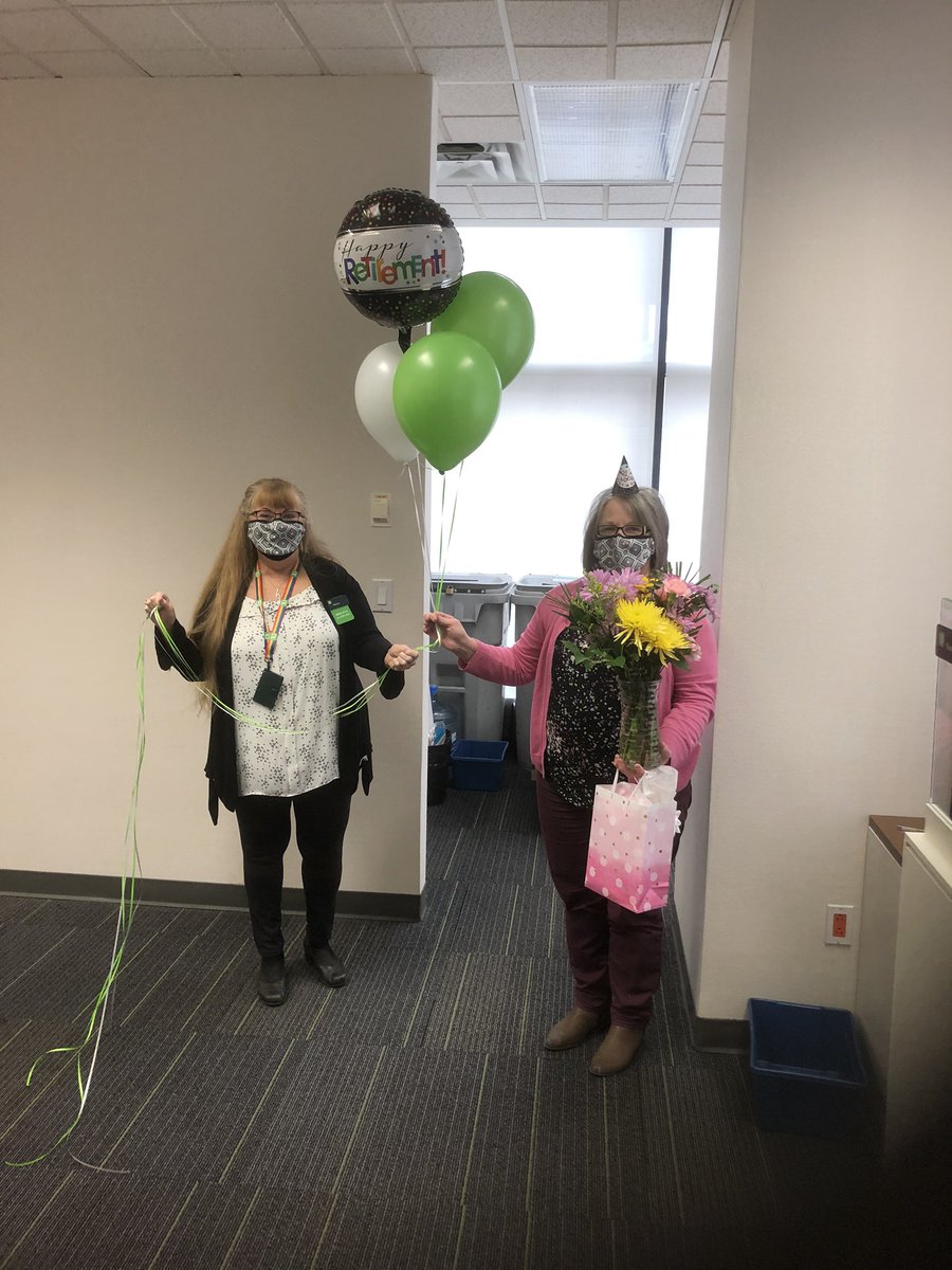 KimNWood_TD's tweet photo. T - 2 until the fantastic Sherry Lamb retires after a wonderful 43 year career with TD. We were able to celebrate today, from a distance ,with this amazing lady and wish her all the best in her retirement!  @DylanTufford_TD @JennAuld @wenzhxin93 https://t.co/aUbTfoA7Jf