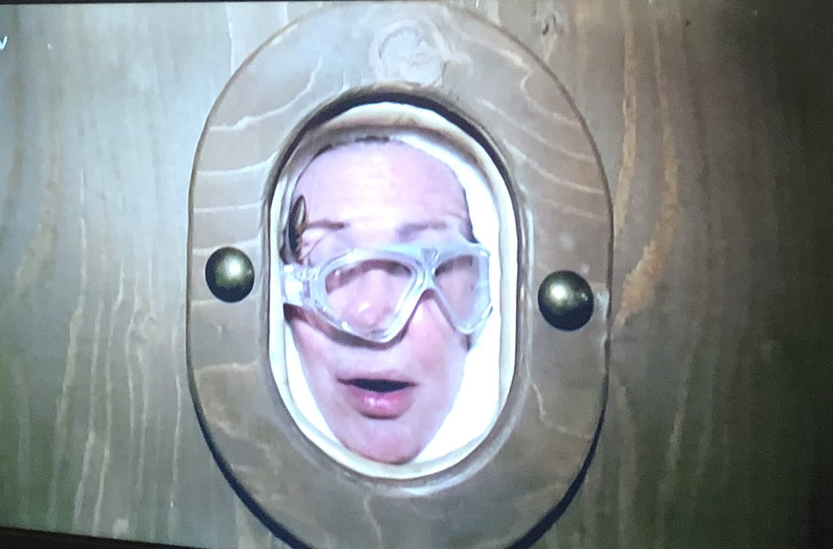 CorkyWritesx's tweet photo. What my toilet sees when I get home from a night out ngl... #imaceleb https://t.co/O4HfrRYD1r