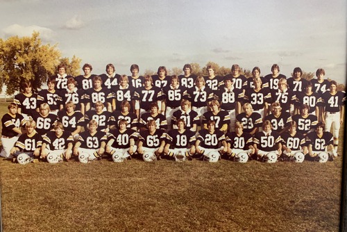 We will celebrate the 40th anniversary of the 1980 Crookston Pirate Football State Championship by rebroadcasting the game on Friday, Nov. 27 at 6:00 p.m. For the team roster, and how to listen if your outside of the KROX listening area, click below.
kroxam.com/2020/11/25/kro…