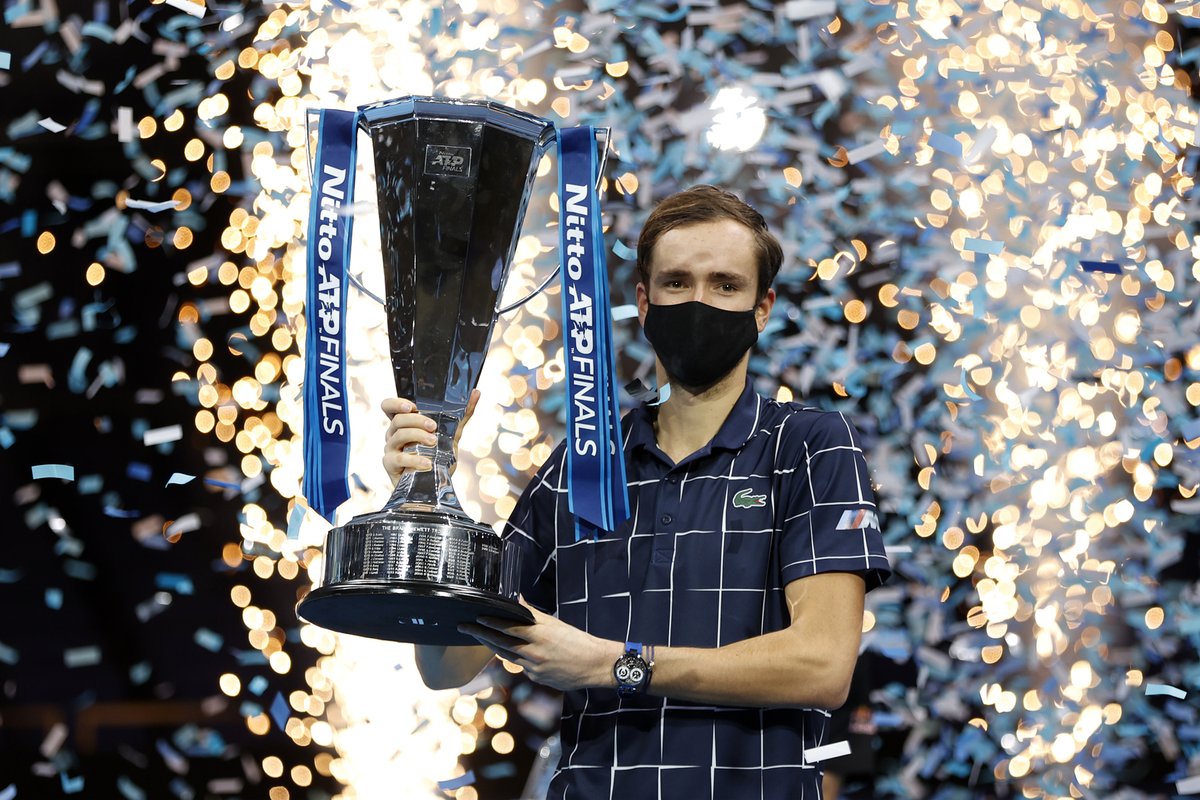 Daniil Medvedev won the biggest title of his career on Sunday, battling past US Open champion Dominic Thiem 4-6 7-6(2) 6-4 to win the ATP Finals in London.
Photos credit: @atptour
🎾🇬🇧🏆 #NittoATPFinals #Tennis https://t.co/JLc9h8vLJD
