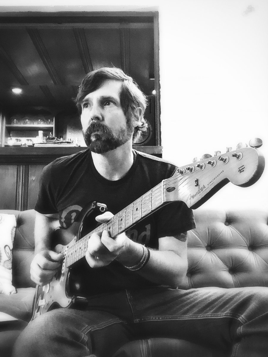 therecordcomp's tweet photo. Black Strat with relic finish and and gold pickguard. Not mine but I want one! #recording #newalbum #TRC3 https://t.co/u6egQgEY7y