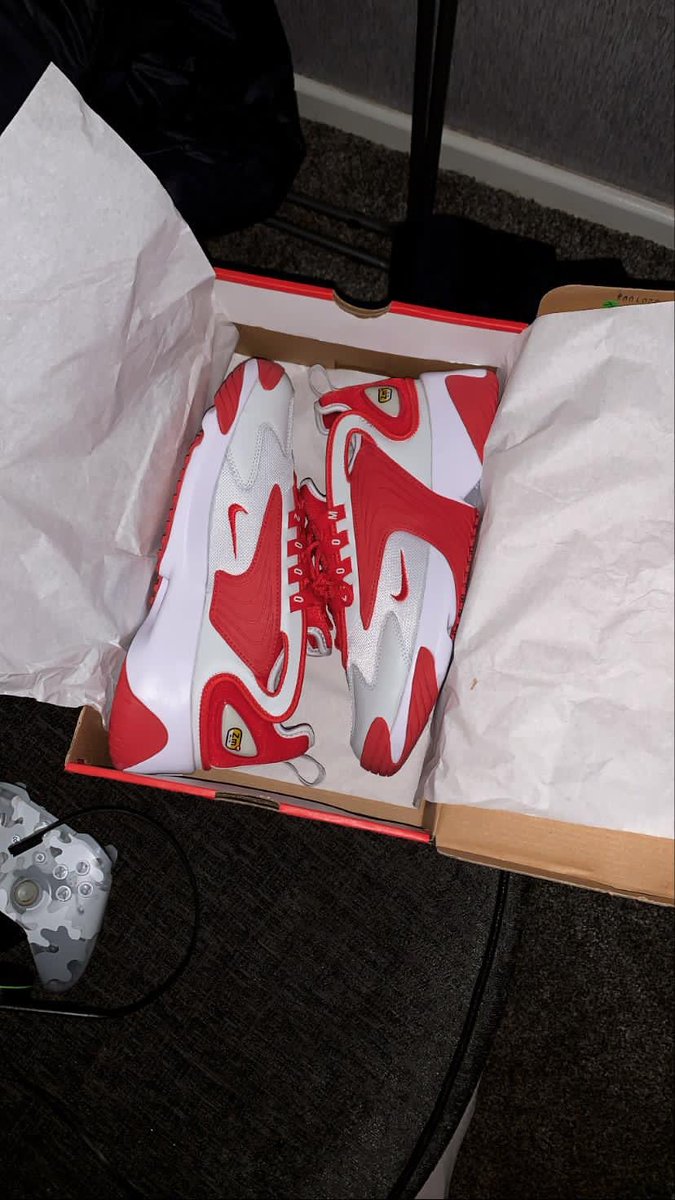 dannywhiteheadd's tweet photo. @kierank93 @SneakerDealsGB No but you got them😱👀 https://t.co/wRBrOUnTzF