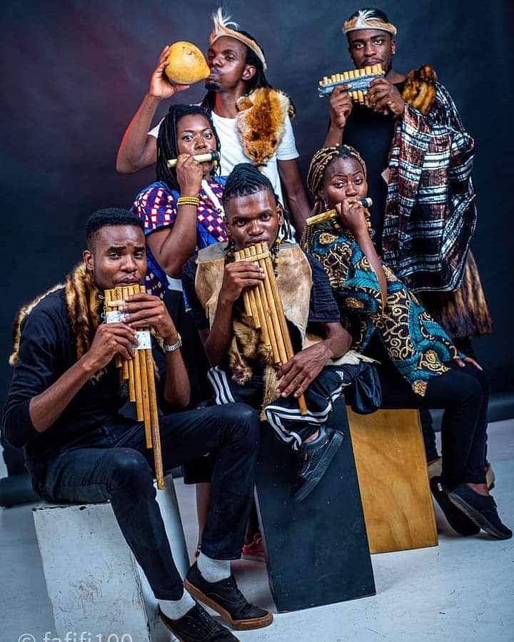 Traditional Musical Instruments made from Tsanga/Imhlanga. 

 Ngororombe and Muganda. Click on the following link and check the 2nd song which highlights the Ngororombe instrument. m.facebook.com/story.php?stor…

#ngororombe #nyanga #gozhori #muganda #flute #penpipe #penflute