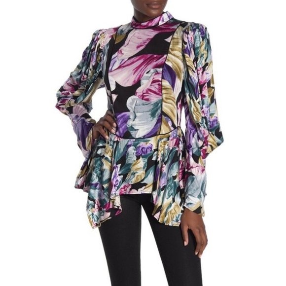 awkward_baroque's tweet photo. So good I had to share! Check out all the items I'm loving on @Poshmarkapp #poshmark #fashion #style #shopmycloset #bcbgmaxazria: https://t.co/aqbRzafWCH https://t.co/9cyRCUk4i6