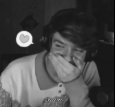 ashiss1eepy's tweet photo. Karl is one of the most hardworking individuals bro. he works so hard for every stream he does to be perfect for us and we truly do not deserve him. show him some love bc he deserves it. #honksupport https://t.co/3NYYClkLAG