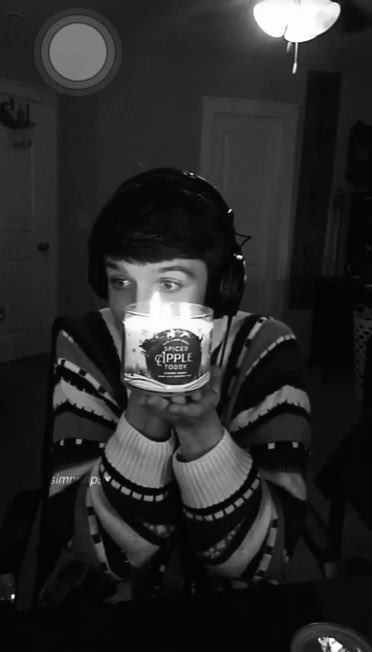 ashiss1eepy's tweet photo. Karl is one of the most hardworking individuals bro. he works so hard for every stream he does to be perfect for us and we truly do not deserve him. show him some love bc he deserves it. #honksupport https://t.co/3NYYClkLAG