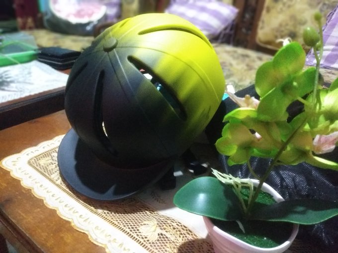 helm sepeda korea unik