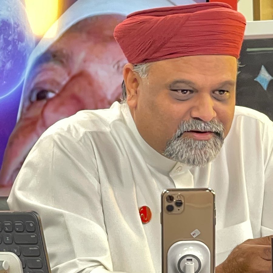 sbab79's tweet photo. #alratv #goharshahi #younusalgohar #jashaneriaz #celebration #festival #religion #findingod #God #inspiring #togetherness #religious #character #quotesofinstagram #thankyou #lifegoals #sufi #sufimaster #instagood #2020 #happy #life #world #November #spiritual #spirituality #soul https://t.co/a31siz3tgB
