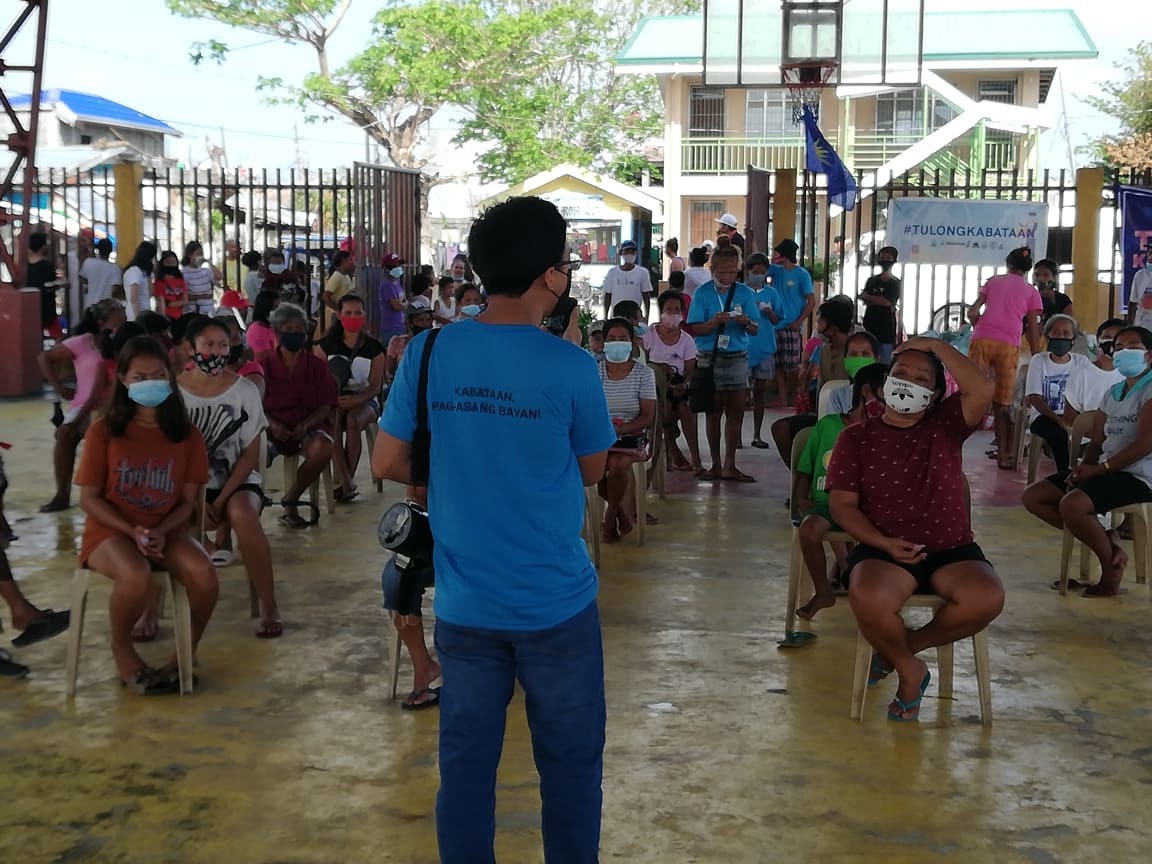 TulongKabataan_'s tweet photo. TULONG KABATAAN UPDATES

Pangatlong barangay na ang nabigyan ng ayuda ng Tulong Kabataan, Kabataan Partylist, at iba pang mga organisasyong pangkabataan para sa inisyatibong #BangonBicol ngayong araw!

#ReliefPH
#TulongKabataan https://t.co/TFLqgr72Wh