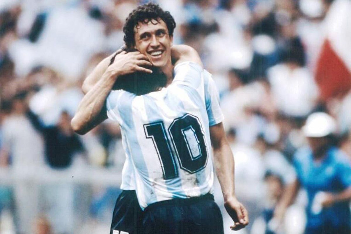 LANACION's tweet photo. Adiós a Diego y adiós a Maradona https://t.co/jiV5yXHRAO https://t.co/hhCFl4yo0V