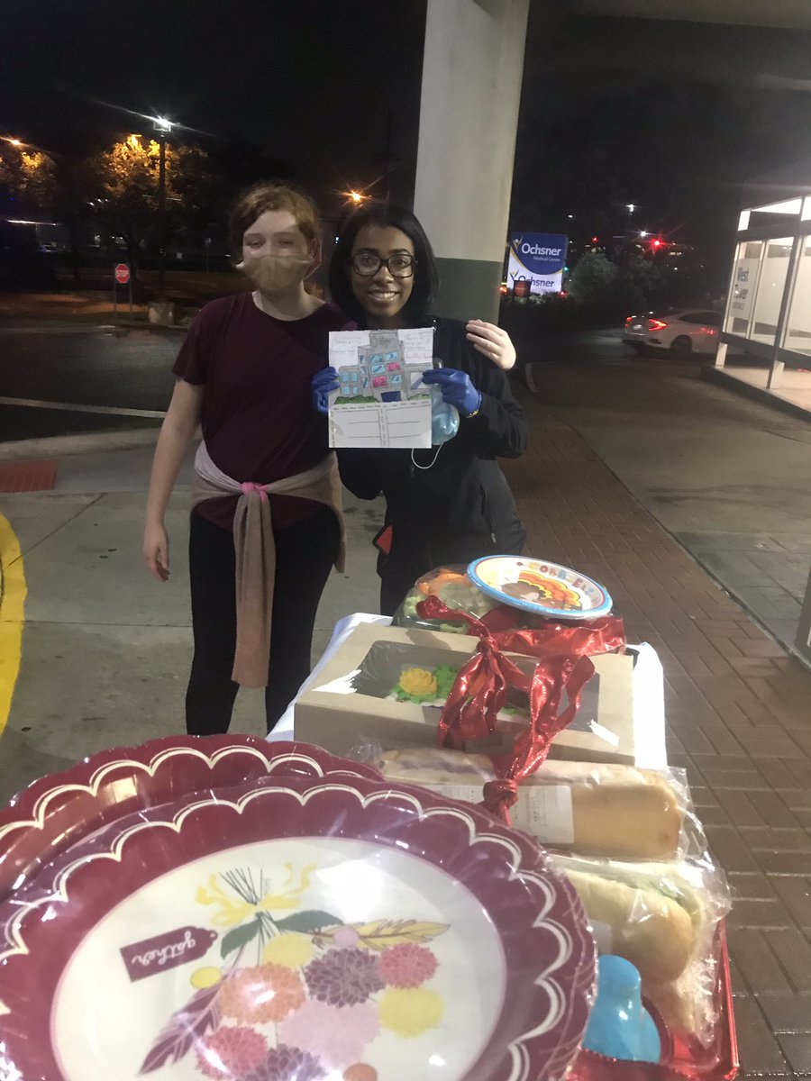_M_Lewis_'s tweet photo. Tonight, Lillian and I surprised the staff in the ER and ICU at #oschner hospital 🏥 with a thanksgiving meal.
Their dedication is truly humbling and I am so grateful for them. #FrontlineWorkers #HealthcareHeroes https://t.co/6AG8tyyZs9