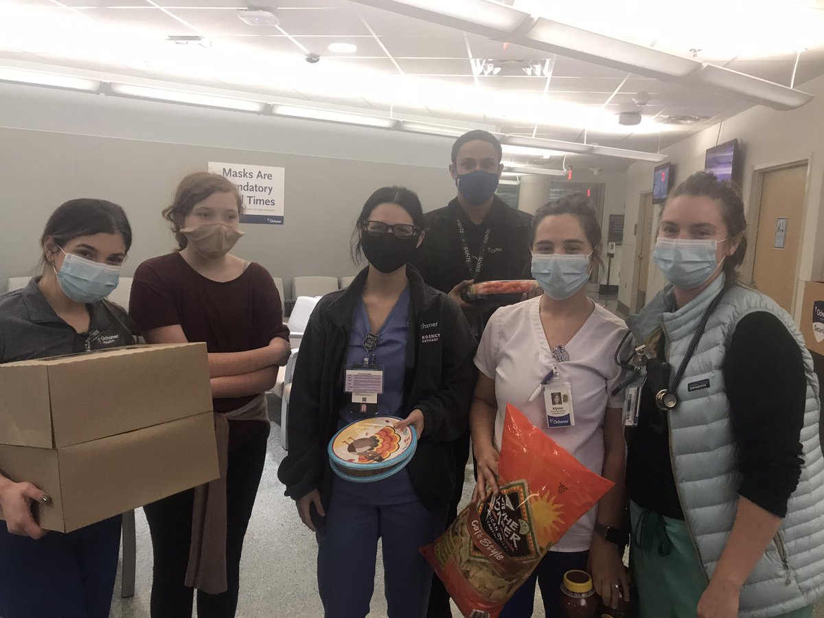 _M_Lewis_'s tweet photo. Tonight, Lillian and I surprised the staff in the ER and ICU at #oschner hospital 🏥 with a thanksgiving meal.
Their dedication is truly humbling and I am so grateful for them. #FrontlineWorkers #HealthcareHeroes https://t.co/6AG8tyyZs9