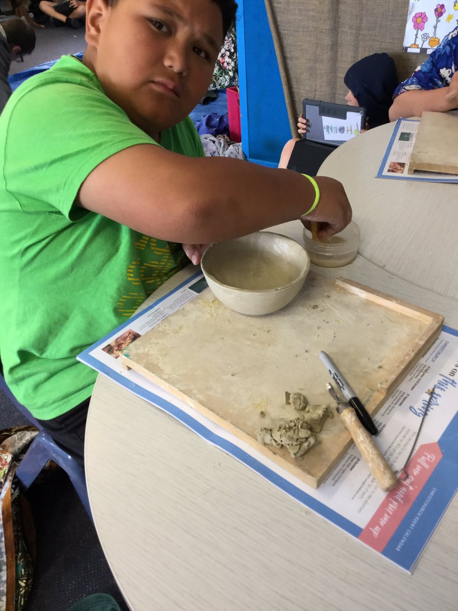 koru3bromley's tweet photo. Today we decided to make homes for our plant babies out of clay - AKA plant pots. Students researched methods like coil pots and pinch pots and designed sketch notes before getting their hands dirty. #bromleyschoolnz #TamaiCoL #clay #plantparents https://t.co/meiy5abVmi