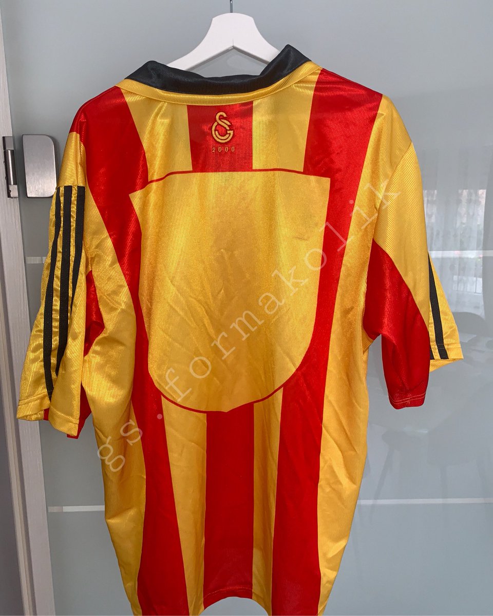 GsFormakolik's tweet photo. 1999/00 Çubuklu Forma #galatasaray #istanbul #jersey #trikot #forma #adidas #umbro #nike #lotto #futbol #parçalı #sarıkırmızı #cimbom #adidas #galatasara #retrojersey https://t.co/WIDJuKb8sF