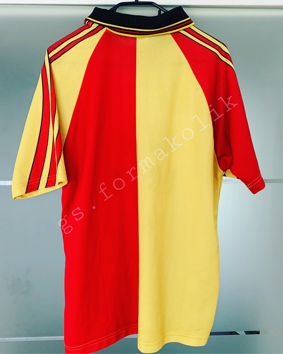 GsFormakolik's tweet photo. 1996/07 Parçalı Forma #galatasaray #istanbul #jersey #trikot #forma #adidas #umbro #nike #lotto #futbol #parçalı #sarıkırmızı #cimbom #adidas #galatasara #retrojersey https://t.co/Y0QGv5ULhd