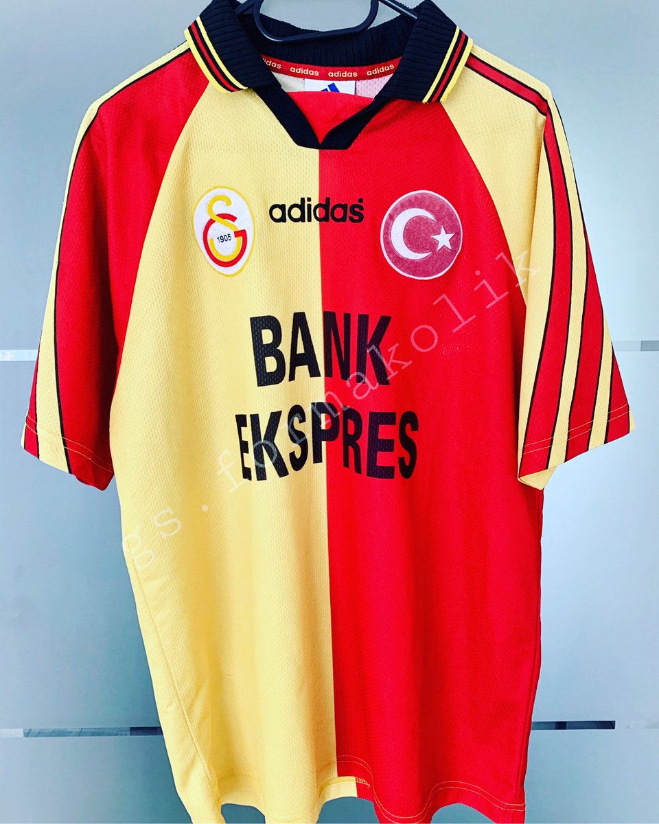 GsFormakolik's tweet photo. 1996/07 Parçalı Forma #galatasaray #istanbul #jersey #trikot #forma #adidas #umbro #nike #lotto #futbol #parçalı #sarıkırmızı #cimbom #adidas #galatasara #retrojersey https://t.co/Y0QGv5ULhd