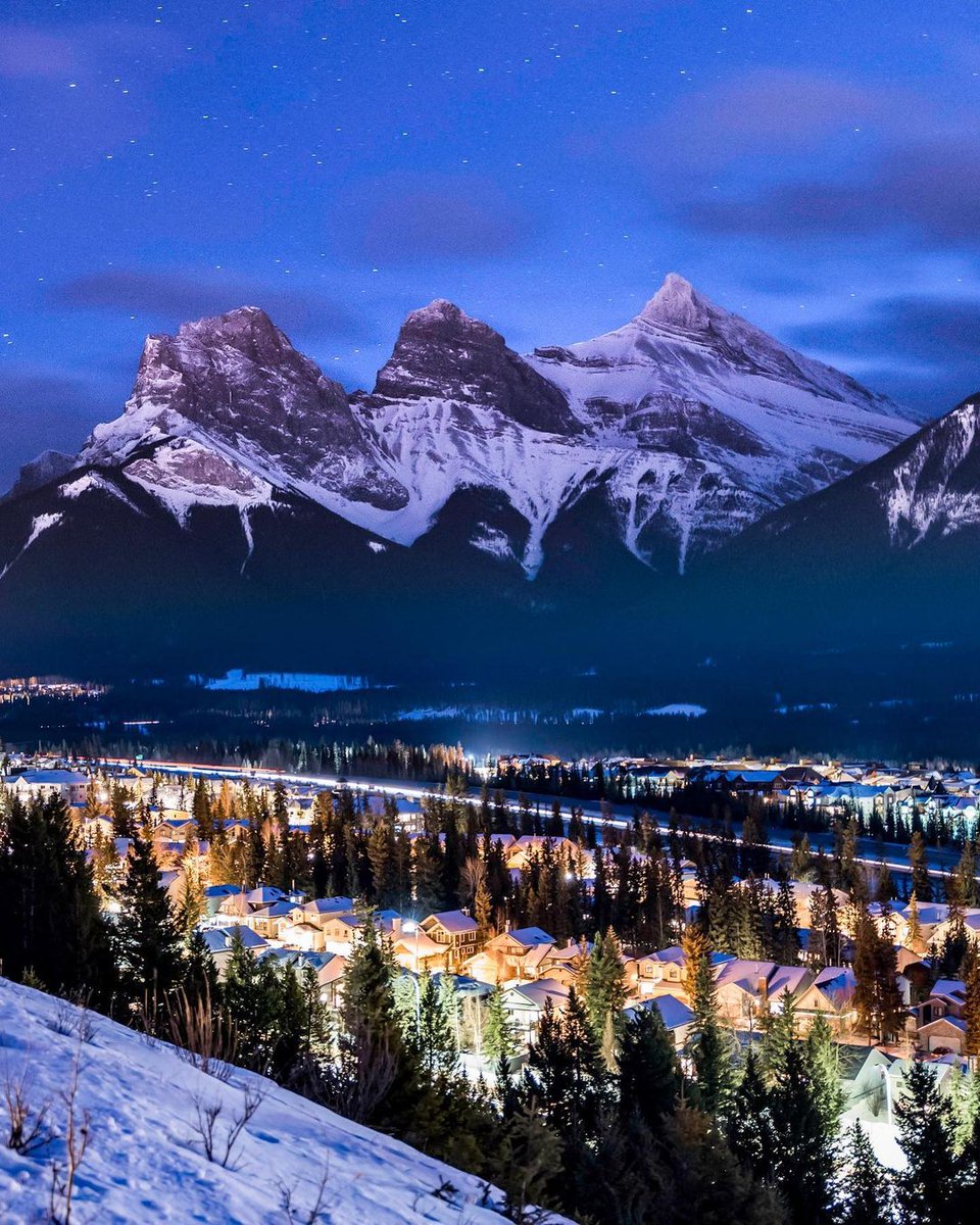 Stay safe and take care, Canmore and Kananaskis! To stay up-to-date on all COVID-19 information in Alberta, please visit this link: bit.ly/3kuzR9J

📷 IG: 'swissclick_photography' | #Canmore | #Kananaskis