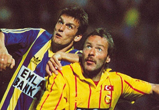 GsFormakolik's tweet photo. 1993 Tek Maçlık Forma #galatasaray #istanbul #jersey #trikot #forma #adidas #umbro #nike #lotto #futbol #parçalı #sarıkırmızı #cimbom #adidas #galatasara #retrojersey #umbro https://t.co/h4FhUtiAu2