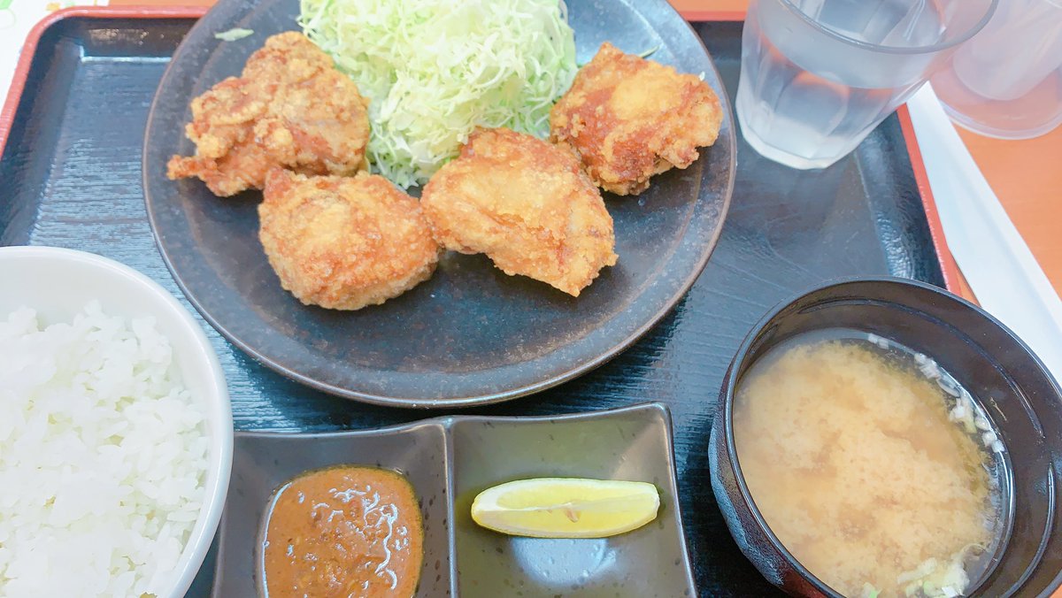 nako1108's tweet photo. 我慢できず、ガッツリご飯☺️
カリカリ唐揚げは正義です🐤

今日は後でe-Govを少しいじりたいところ。 https://t.co/O7dxSnaMKV