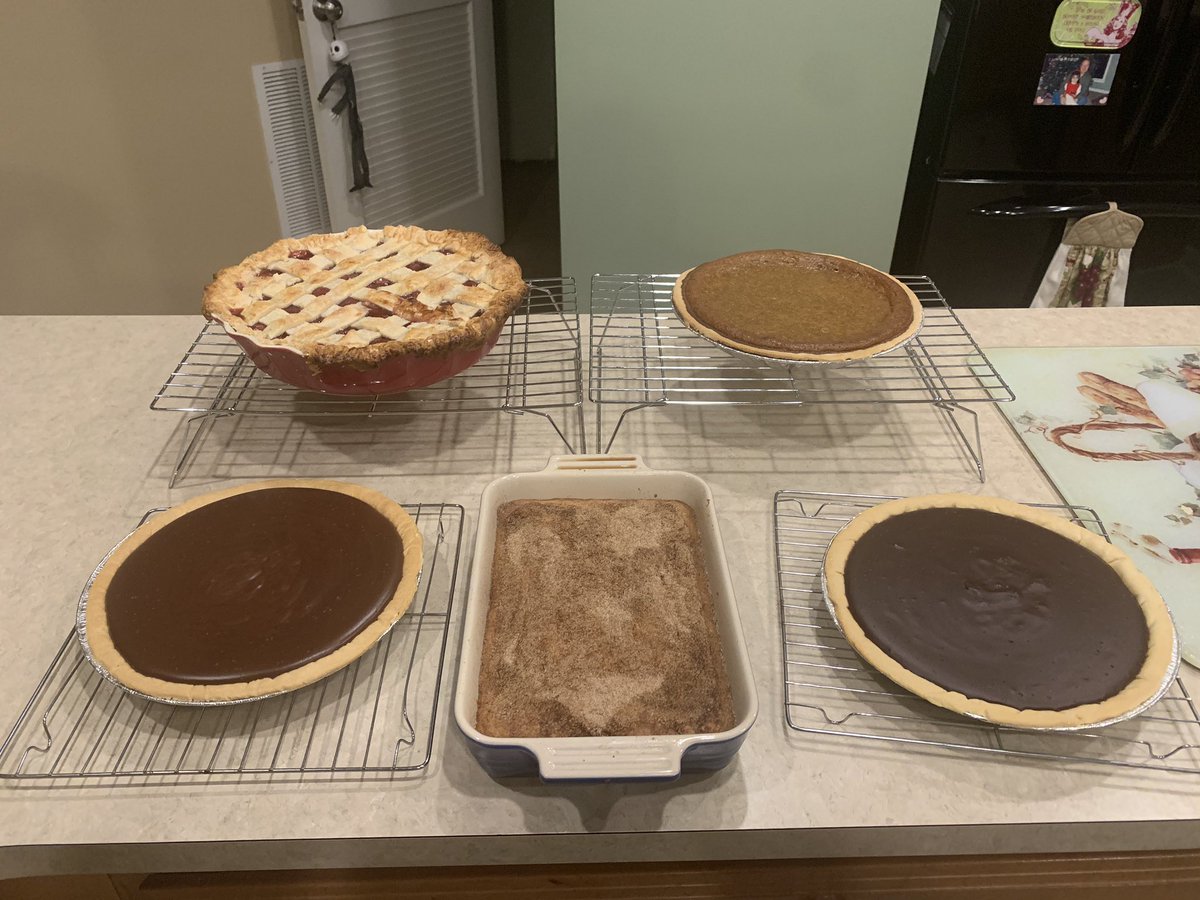 kdk249's tweet image. Did a little baking today. Happy Thanksgiving Eve everyone