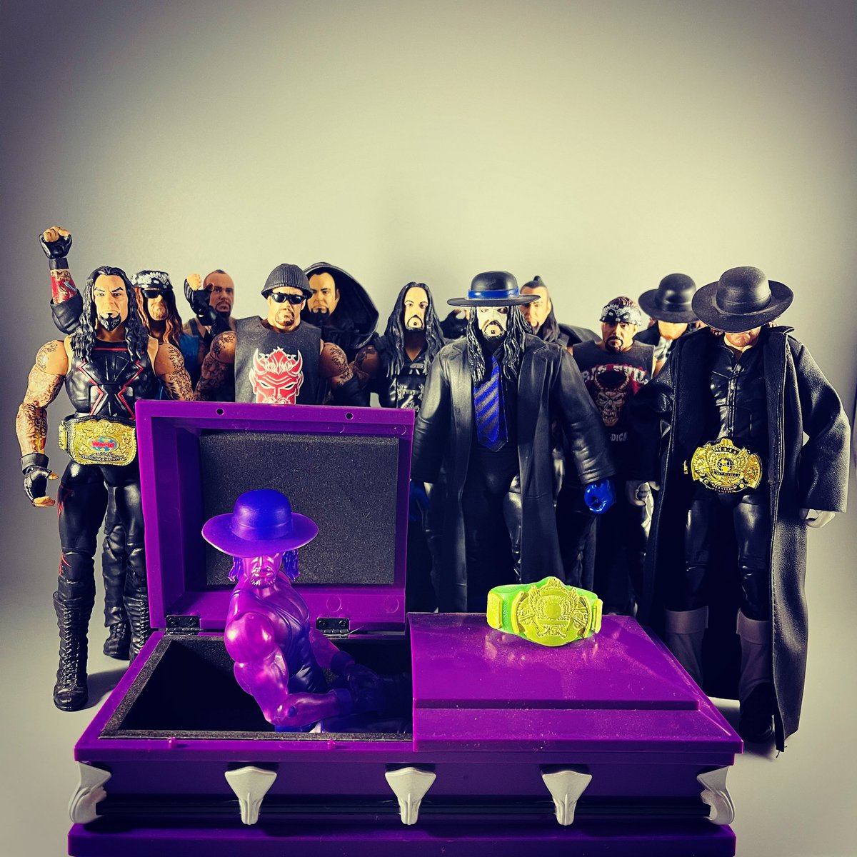 RingsideC's tweet photo. #SurvivorSeries Giveaway Contest WINNERS!
Prize is a complete set of #Mattel #WWE #SurvivorSeries2020 Elites! Featuring #DrewMcIntyre #SamoaJoe #Kane & #JohnMorrison!
Congrats @TiVo67!
Shop this set now at https://t.co/S9VvLocRmp!
#ThankYouTaker #Undertaker30 #RSCUndertaker https://t.co/I6w0XrquFq
