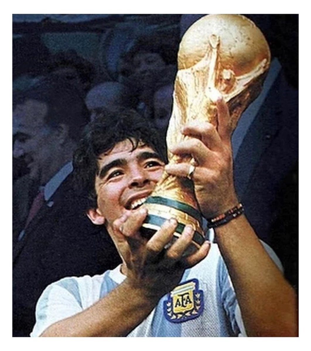 francoarman1's tweet photo. Descansa en Paz🙏🏻⚽️🇦🇷
Gracias por todo lo que nos diste a todos los argentinos https://t.co/UrrzxJYU0R